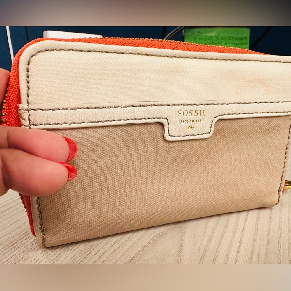 Fossil Y2K Canvas Wristlet Wallet with Strap, 6 Card holders, coin zipper 6”X4” - Picture 6 of 8